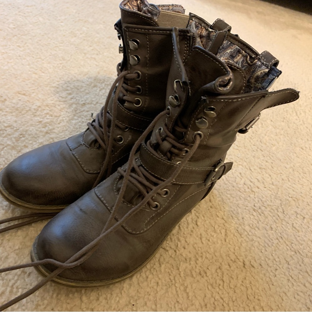 Women’s Used American Rag Boot Size 7